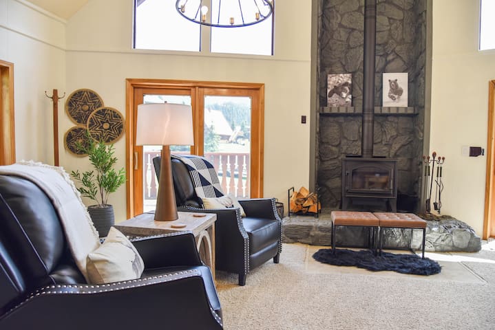 Mountain Peak Properties managed Airbnb listing 1
