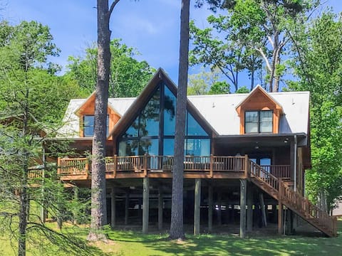 Anglers ReLeaf Lakefront Luxury Log  Lodge & Cabin