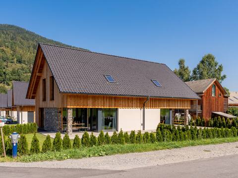 Large double chalet with garden near ski resort