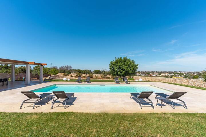 Domina 55 by Perle di Puglia gallery image 3