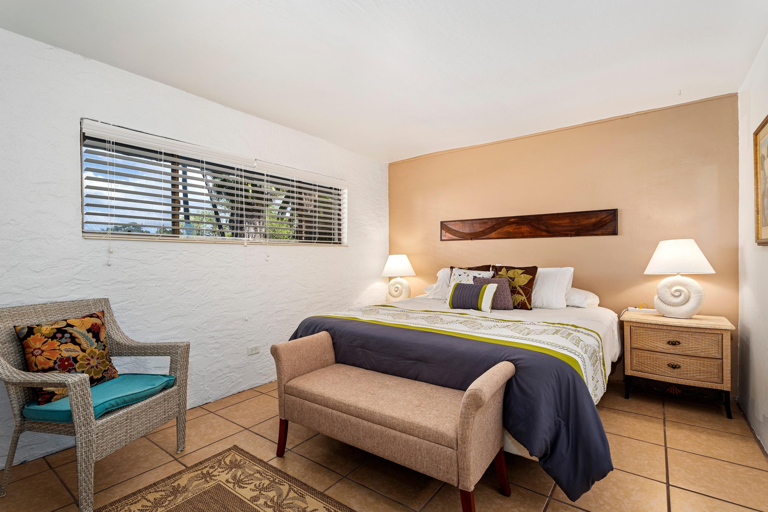 Condo in Kailua-Kona · ★4.8 · 1 bedroom · 2 beds · 1.5 private baths - Image 15