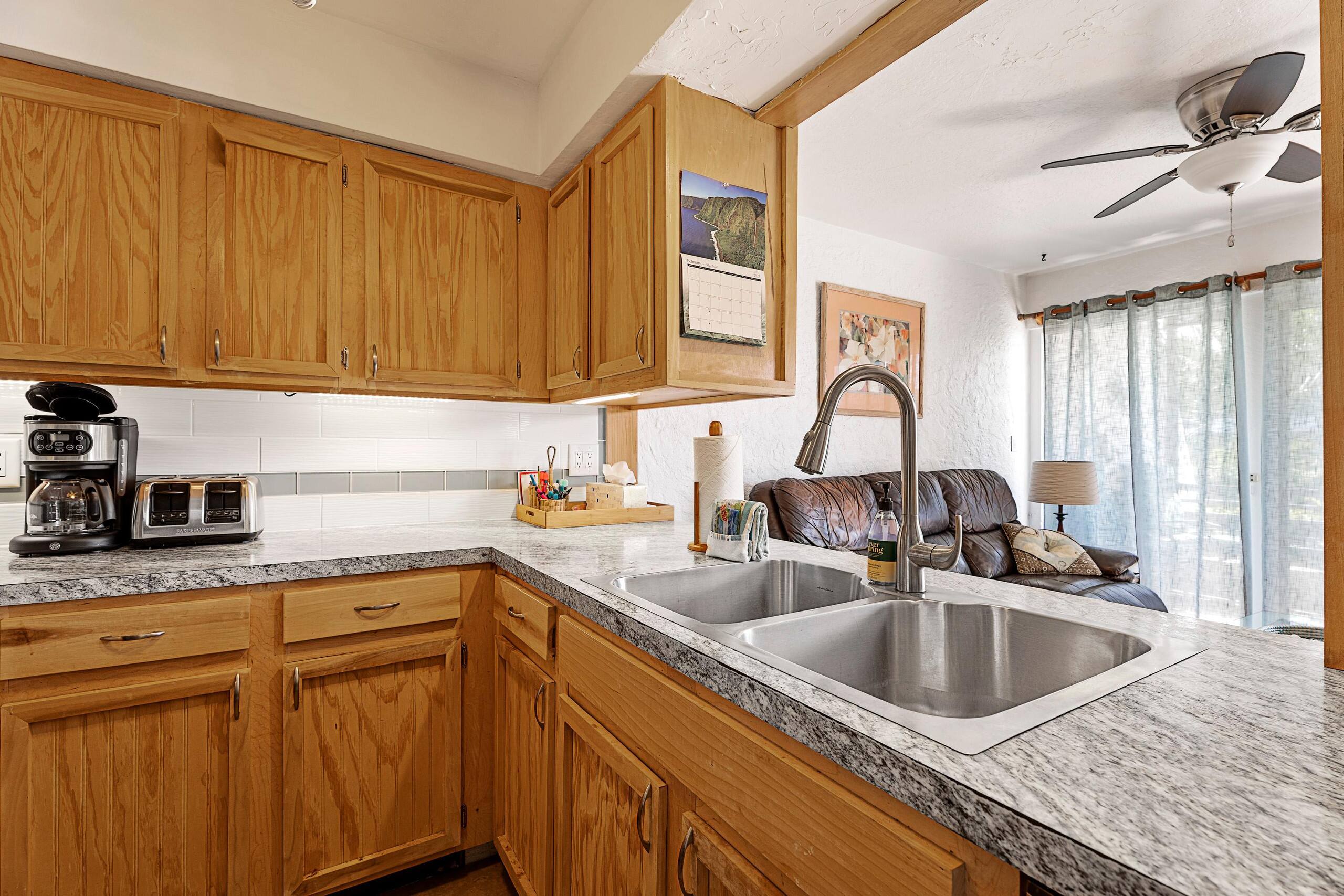 Condo in Kailua-Kona · ★4.8 · 1 bedroom · 2 beds · 1.5 private baths - Image 11