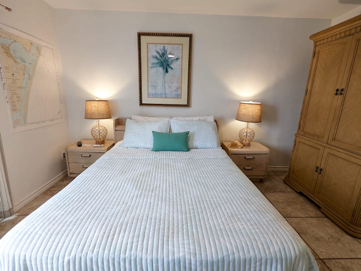 dhomë gjumi dytësore - krevat dopio "queen ". dhomë gjumi dytësore - krevat dopio" queen "