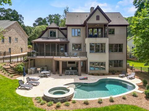 Paradise Cove: Pool/Hot Tub Ideal for Entertaining