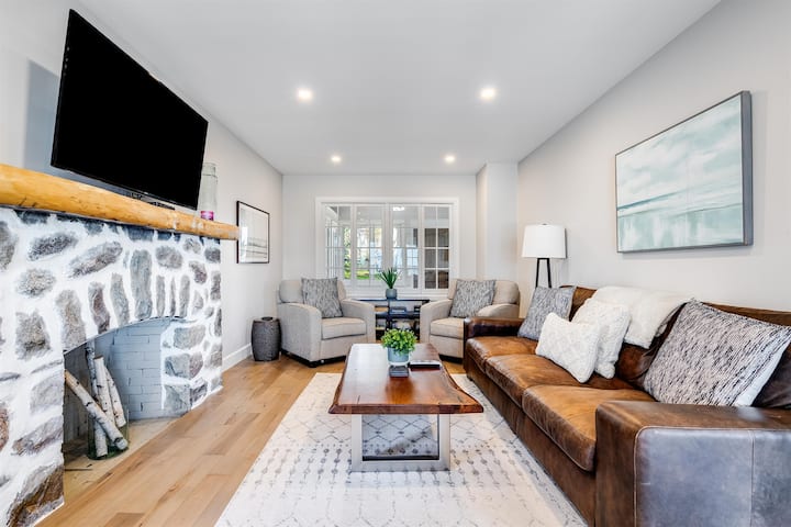 Lakefront Luxury | Pool, Hot Tub, Wine Route - Kingsville