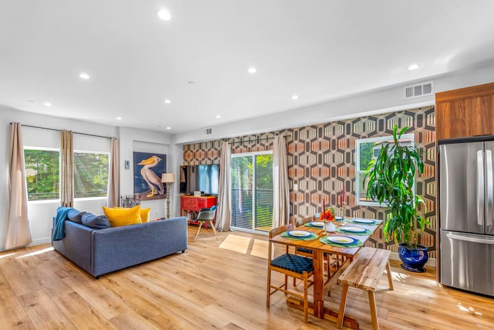 Stylish Townhouse W 3 Master Suites