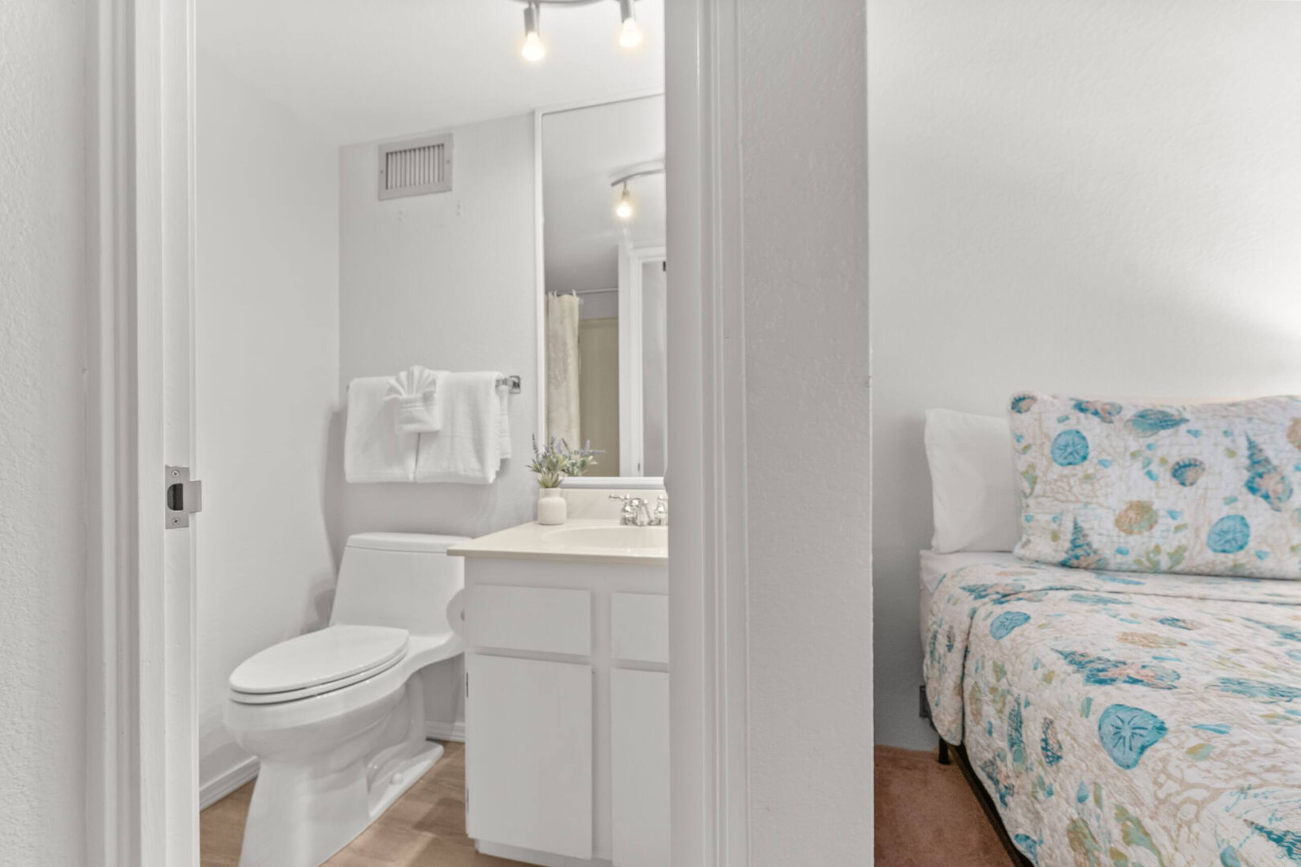 Condo in Kihei · ★4.8 · 2 bedrooms · 4 beds · 2 baths - Image 34