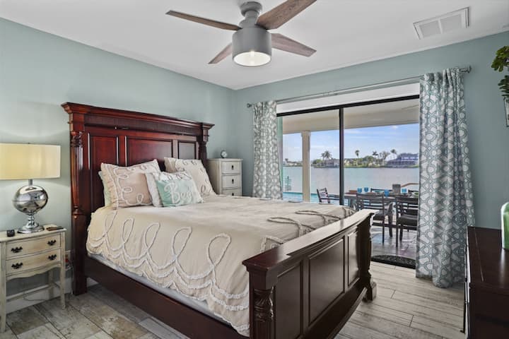 ห้องนอนควีนไซส์พร้อมสไลเดอร์