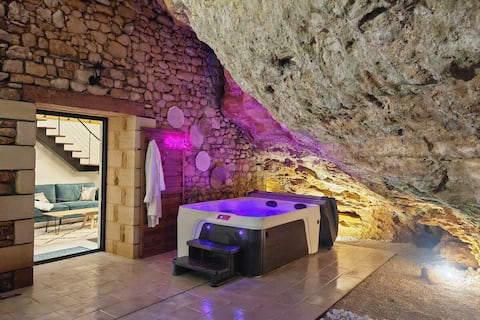 Unusual cottage with SPA, MilhaRoc