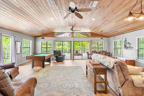 Serenity On The River – Cozy Branford Retreat!