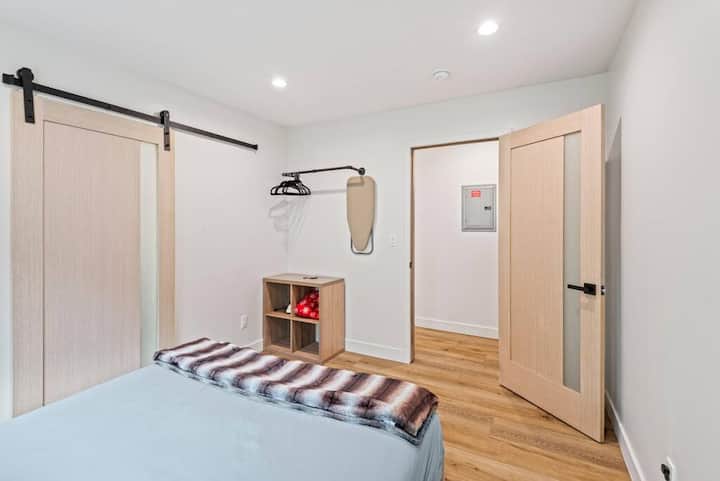 חדר שינה 1 עם חדר רחצה צמוד