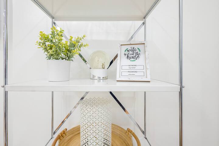 The Brooklyn Townhome I 9 BD 4 BA | Free Parking gallery image 4