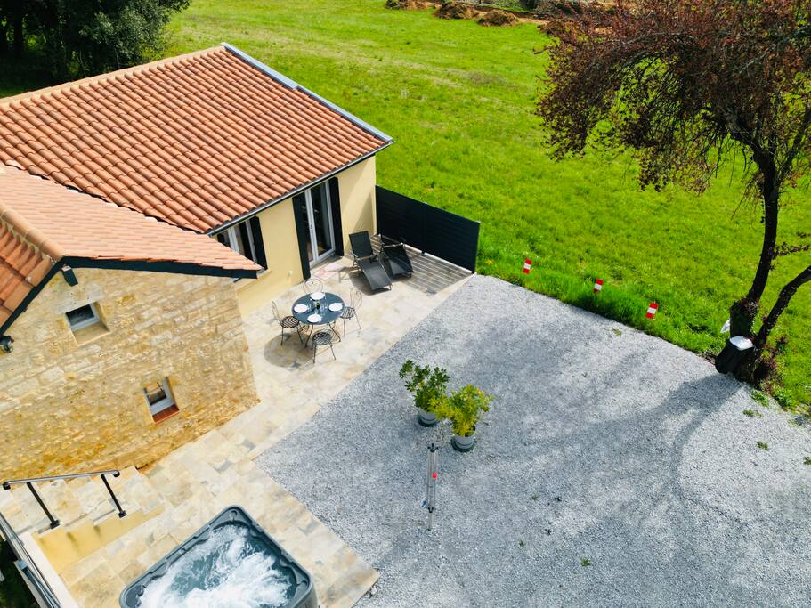 Popular Airbnb listing: Le Bri' Gîte for 4 people in Sarlat La Canéda