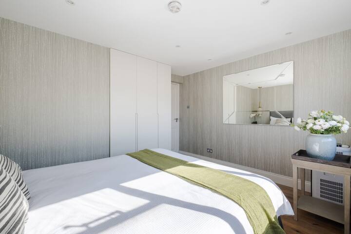 Luxury 3 Bedrooms Apartment in Central London gallery image 4