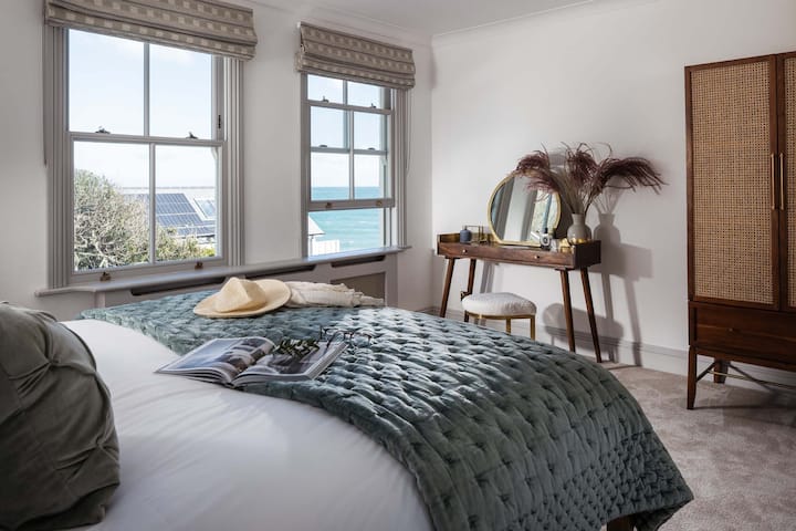 Bedroom at The Croft, Coverack, Cornwall, self catering with Beach Retreats.