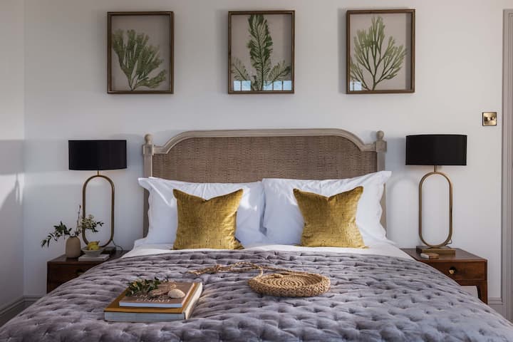 Bedroom at The Croft, Coverack, Cornwall, self catering with Beach Retreats.