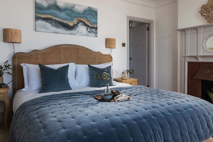 Bedroom at The Croft, Coverack, Cornwall, self catering with Beach Retreats.