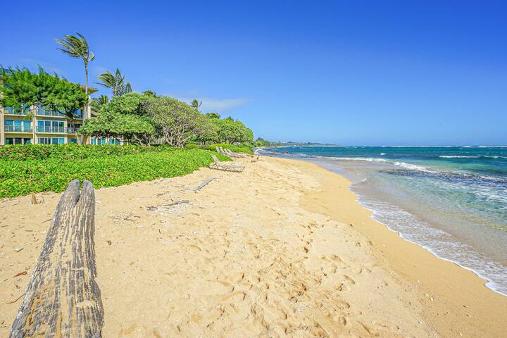 2BR ocean-view condo with grill, hot tub & pool gallery image 5