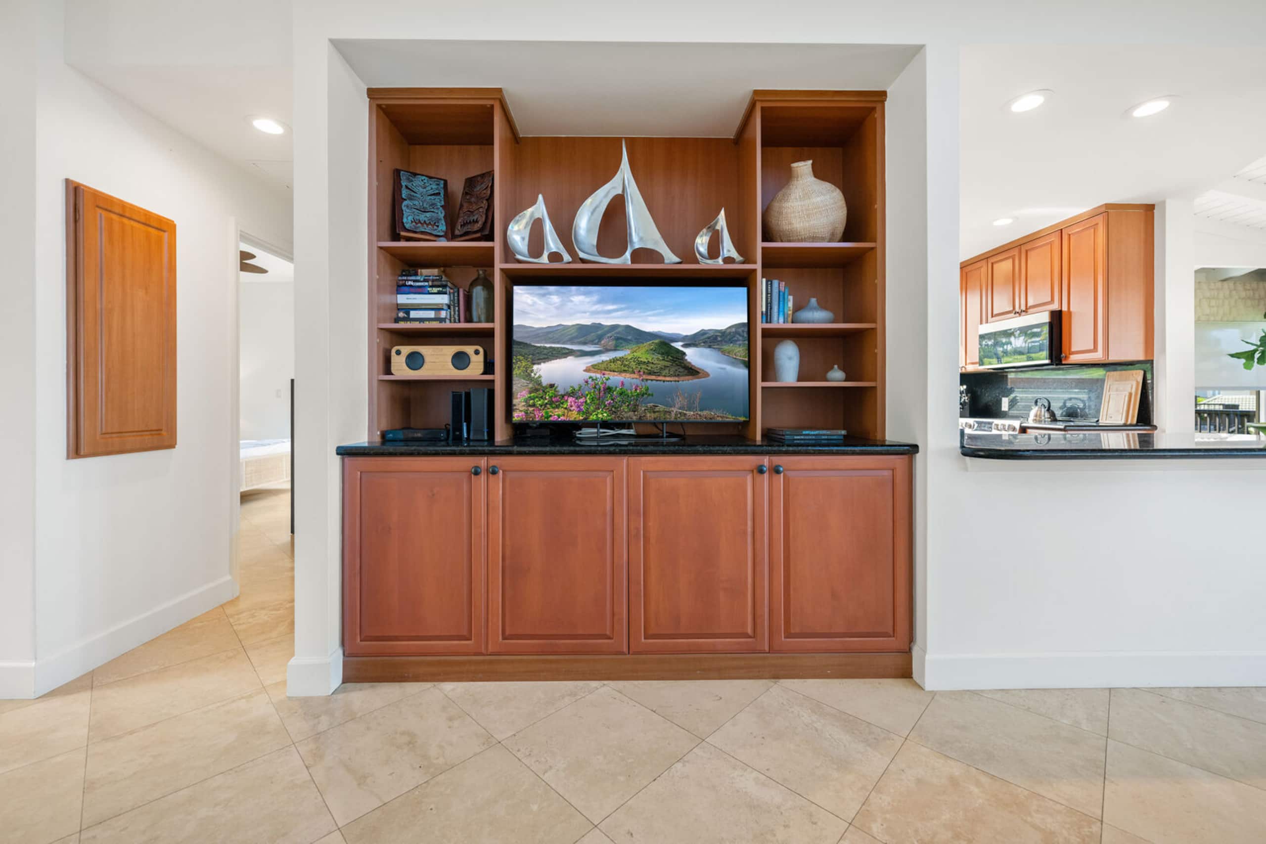 Condo in Lahaina · ★4.81 · 2 bedrooms · 3 beds · 3 baths - Image 8