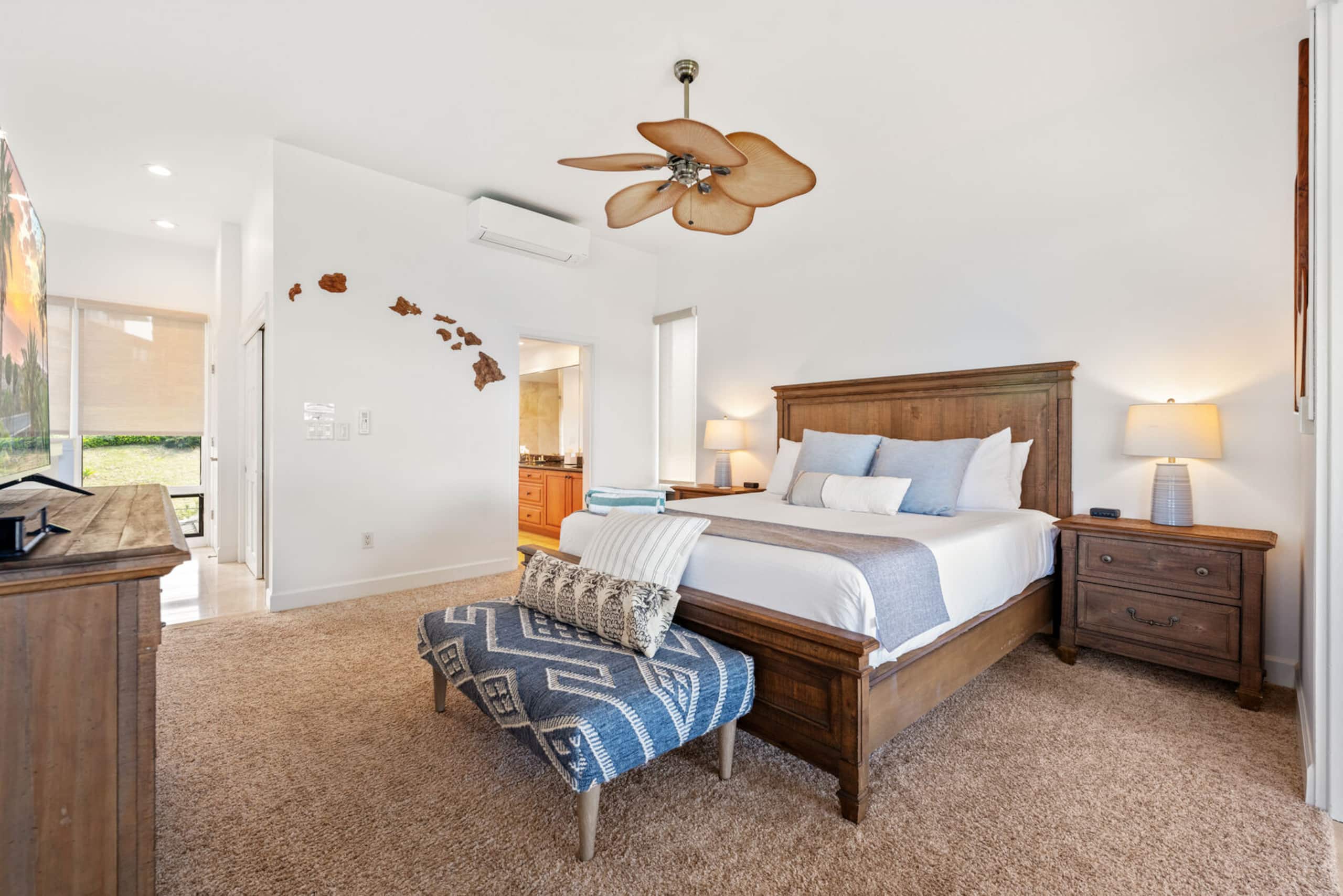 Condo in Lahaina · ★4.81 · 2 bedrooms · 3 beds · 3 baths - Image 25