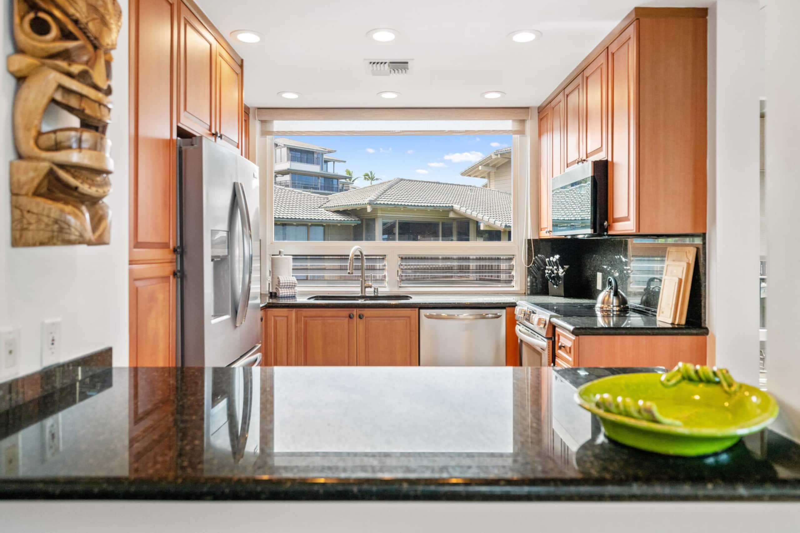 Condo in Lahaina · ★4.81 · 2 bedrooms · 3 beds · 3 baths - Image 10