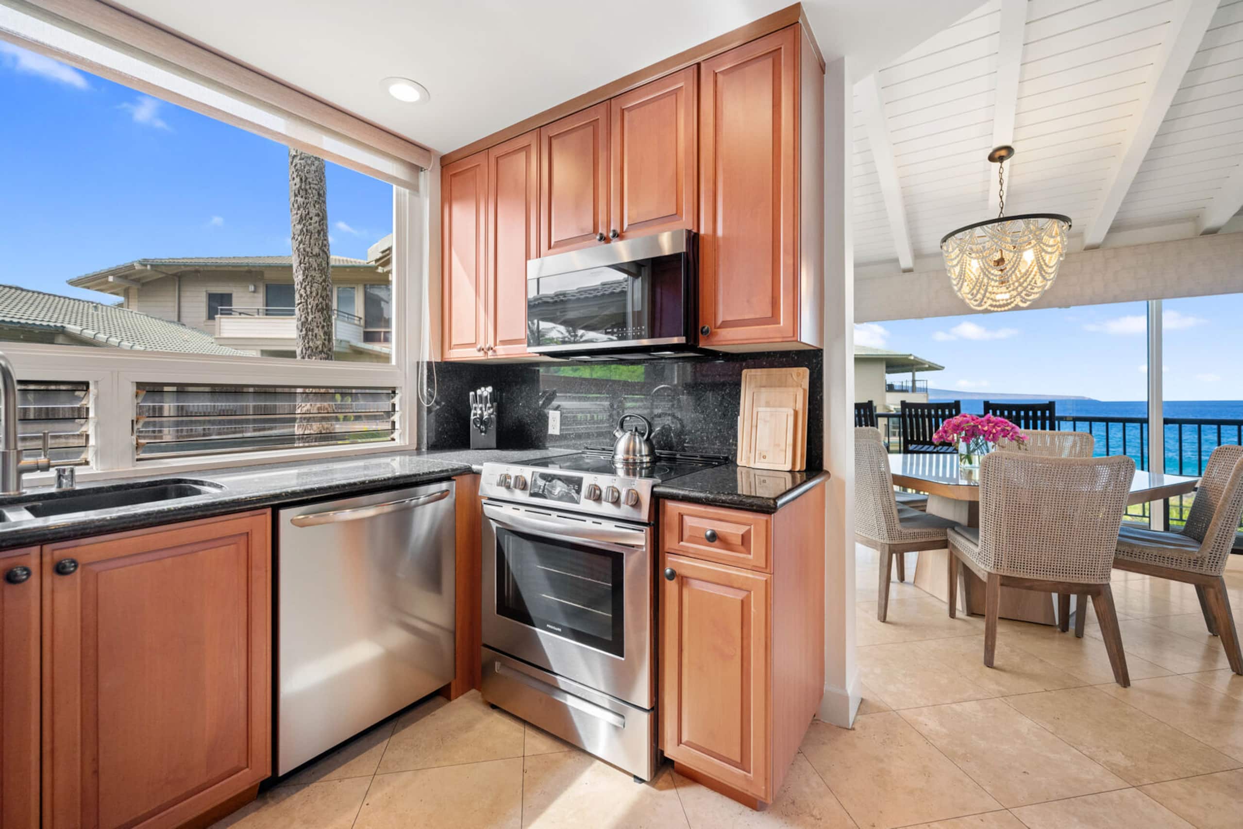 Condo in Lahaina · ★4.81 · 2 bedrooms · 3 beds · 3 baths - Image 12
