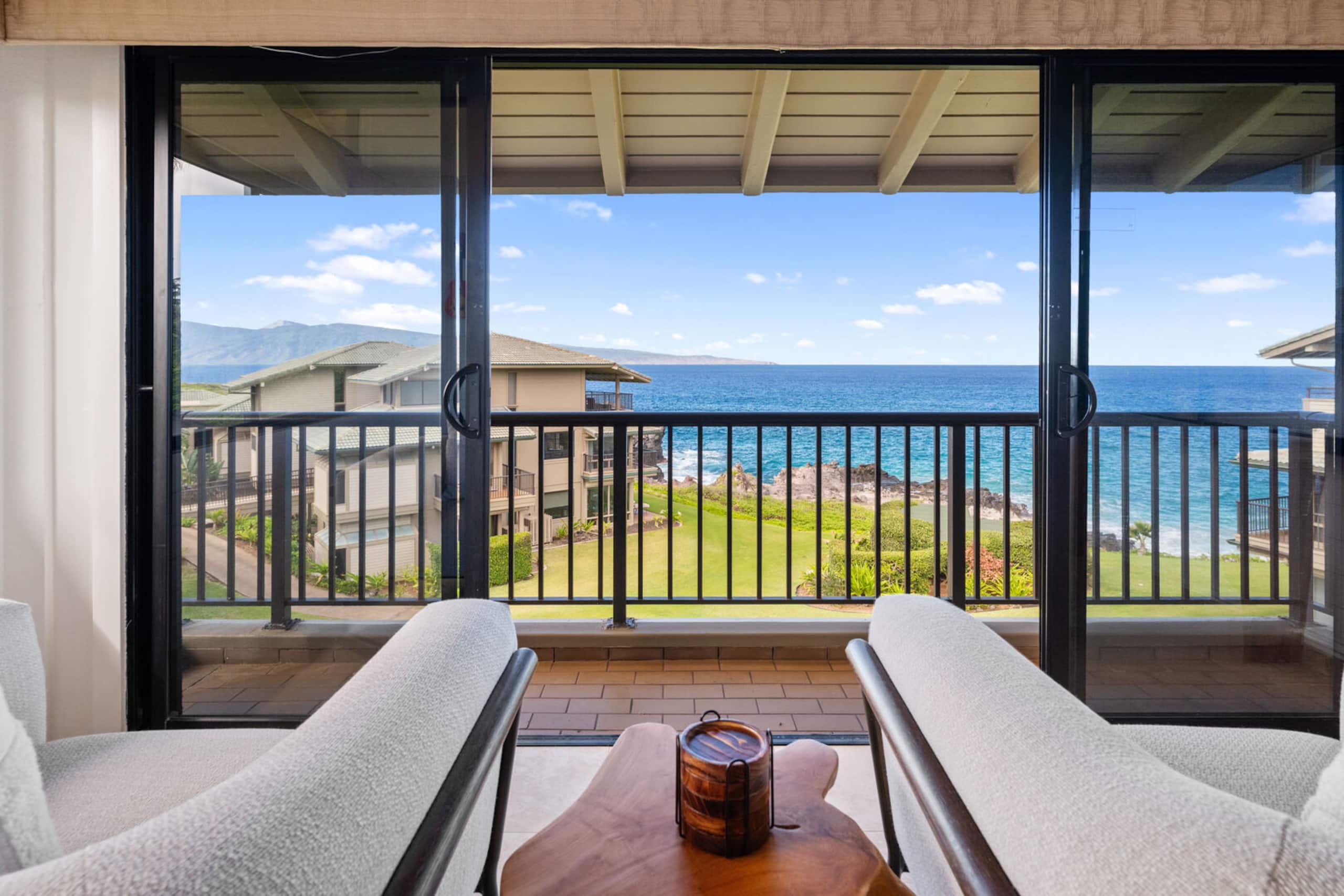Condo in Lahaina · ★4.81 · 2 bedrooms · 3 beds · 3 baths - Image 31