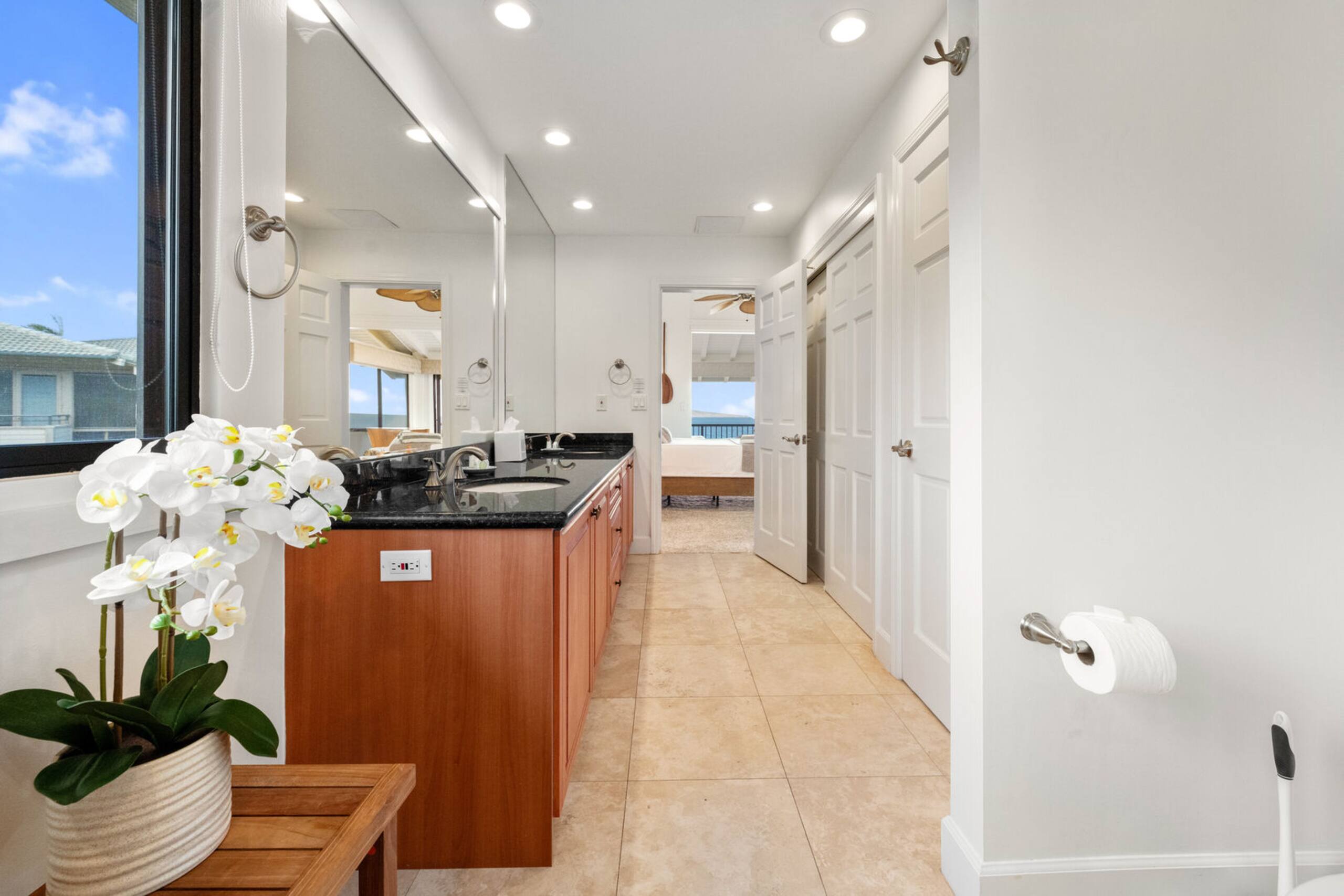 Condo in Lahaina · ★4.81 · 2 bedrooms · 3 beds · 3 baths - Image 37