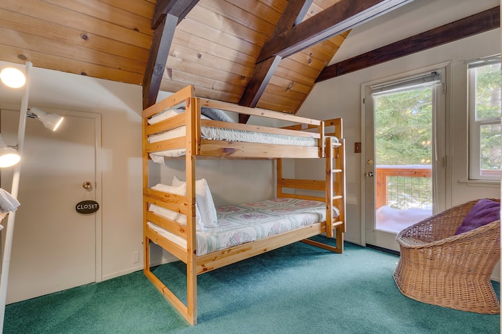 910 Pine Ridge Rd Tahoe City-print-016-010-Bedroom-4200x2800-300dpi EDIT B4, M7