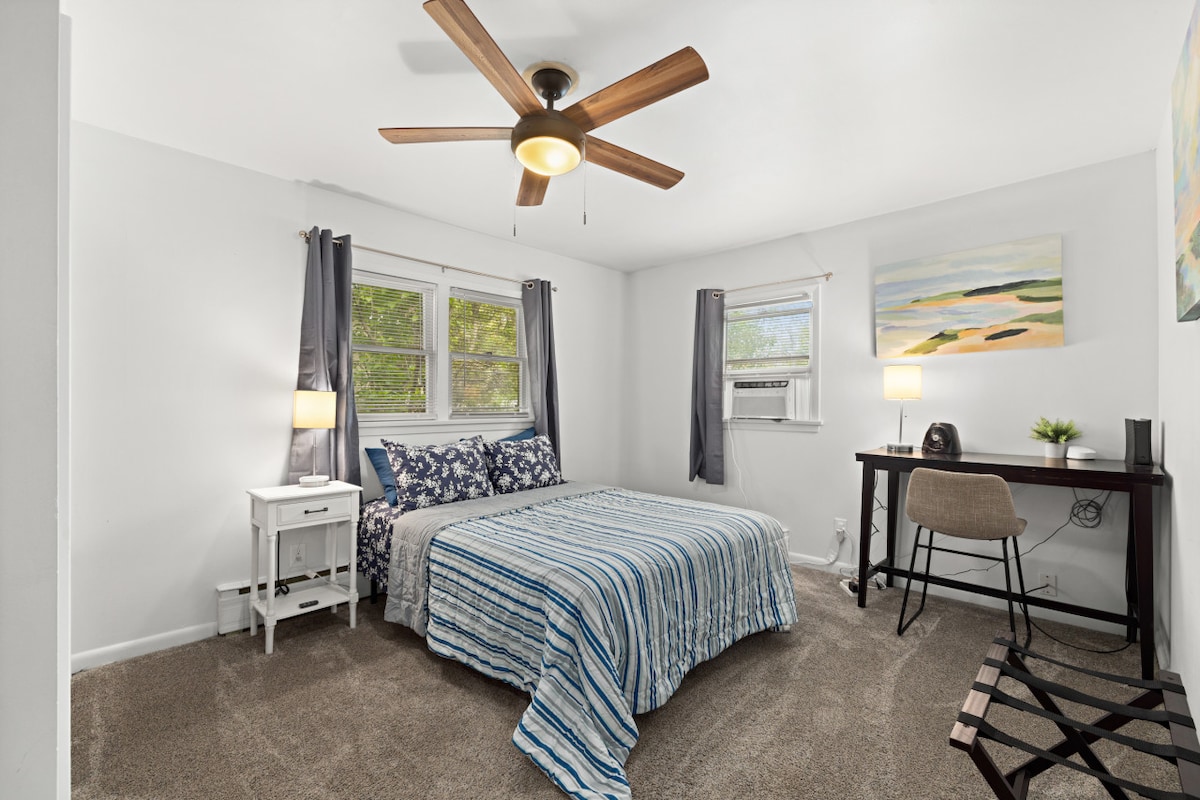 Спална соба на горниот кат (1 од 2)