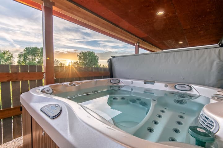 Ski Grand Targhee, Hot Tub and Teton Views