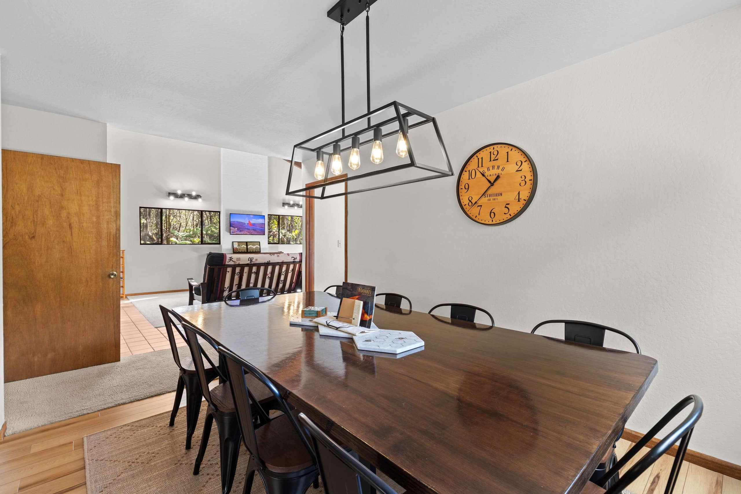 Home in Volcano · ★4.95 · 5 bedrooms · 7 beds · 3 private baths - Image 17