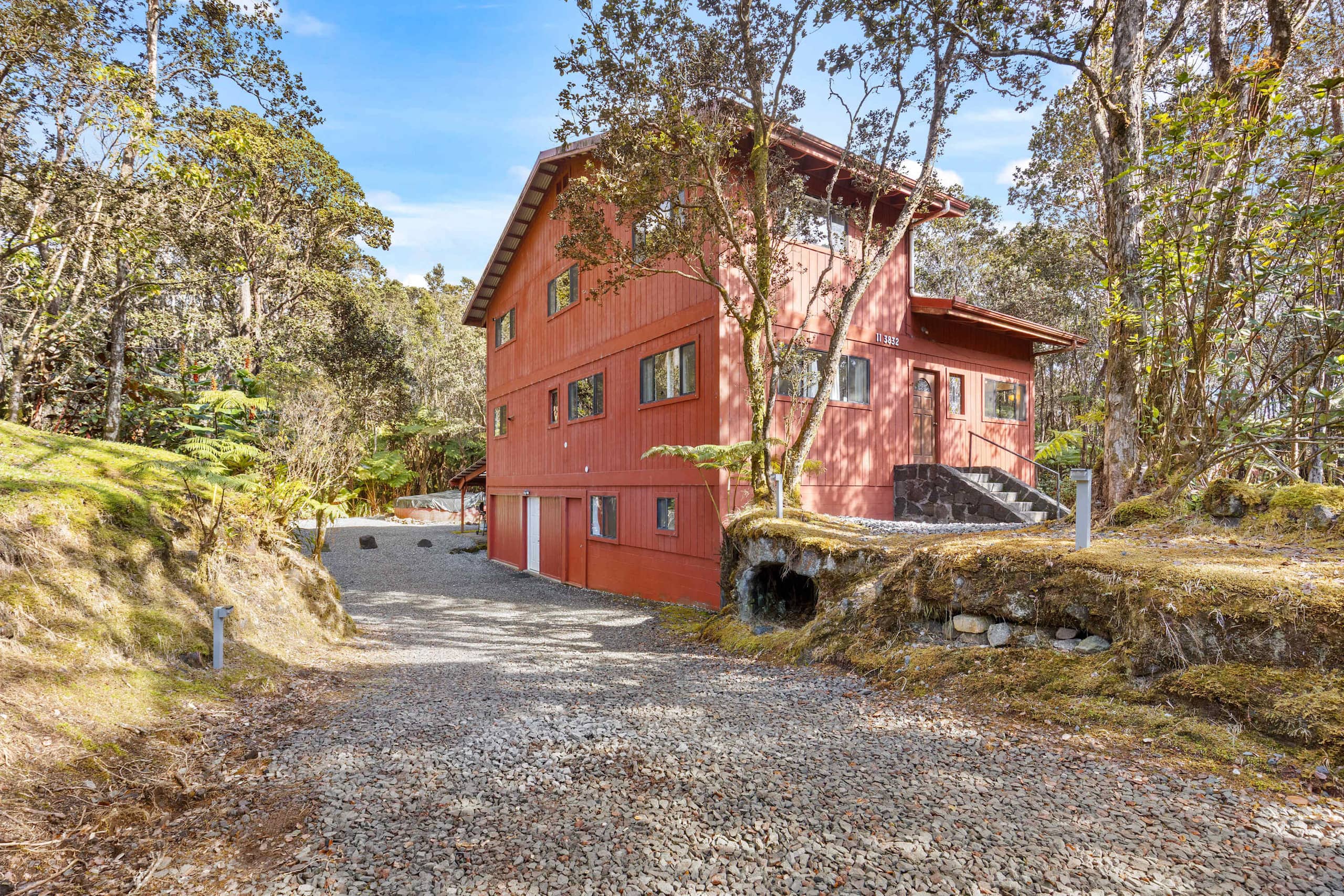 Home in Volcano · ★4.95 · 5 bedrooms · 7 beds · 3 private baths - Image 37
