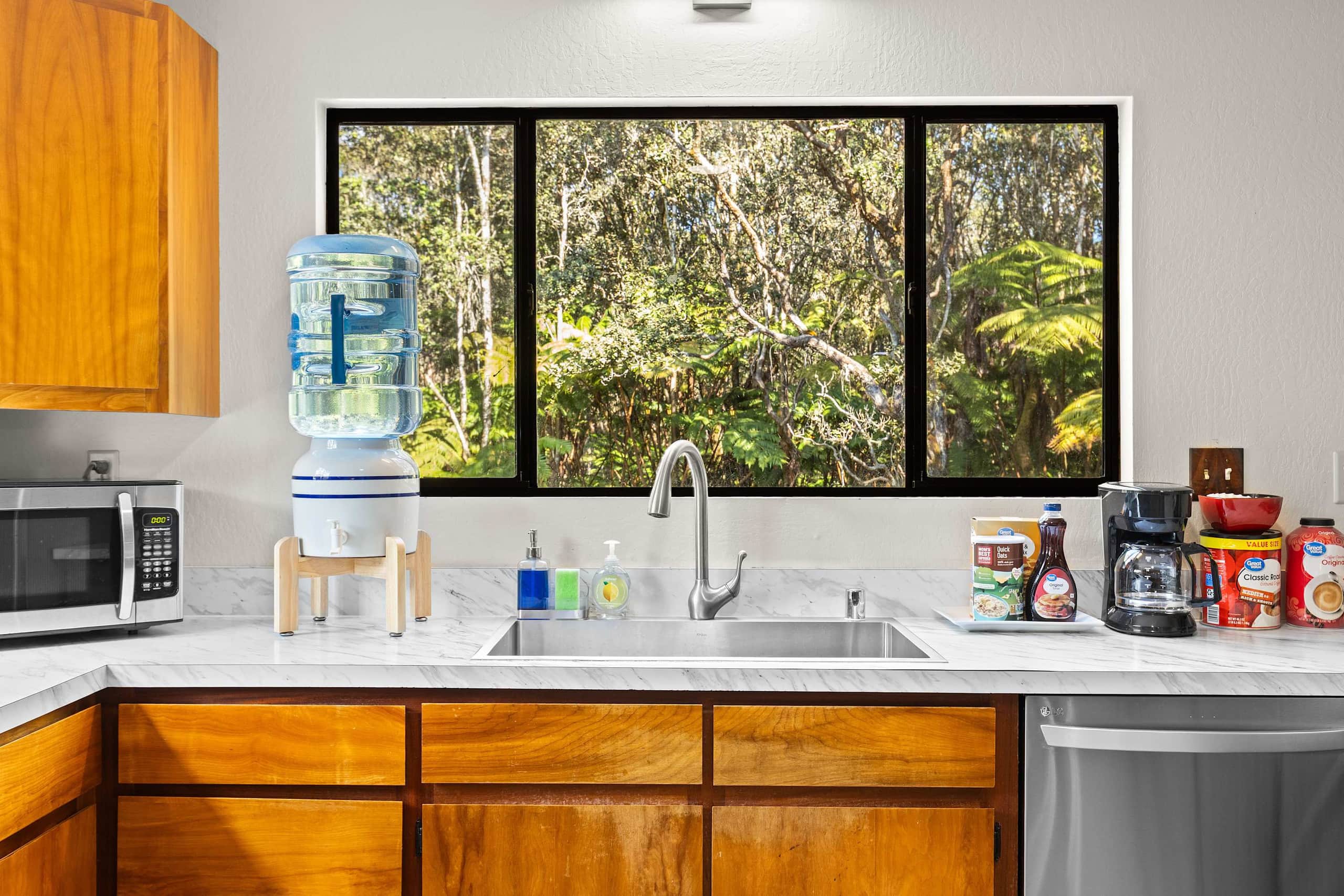 Home in Volcano · ★4.95 · 5 bedrooms · 7 beds · 3 private baths - Image 9