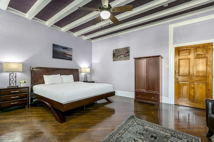 Canal express studios
 managed Airbnb listing 2