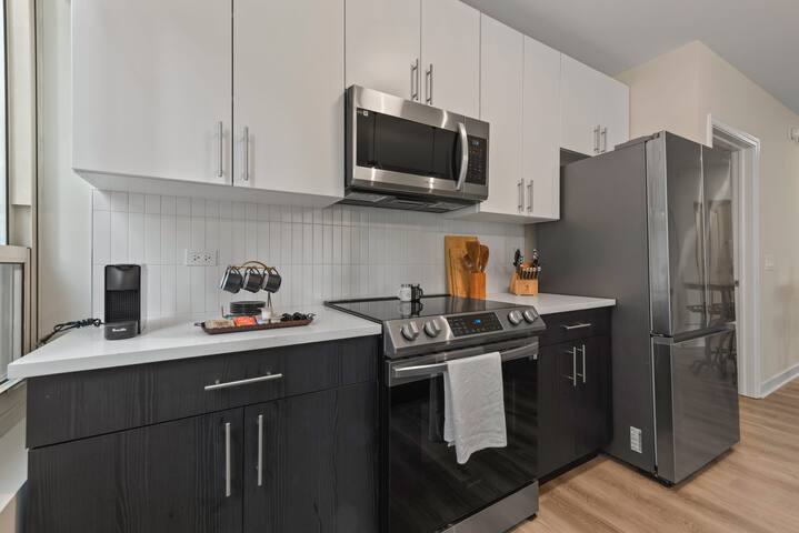 2BR near Riverwalk + downtown access gallery image 2