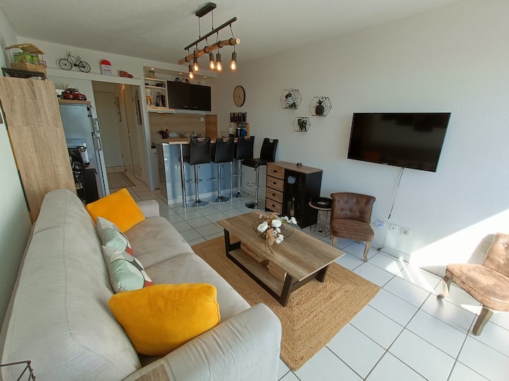 Appartement Très Fonctionnel Avec Vue Mer - Bandol