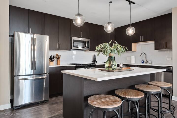 Luxury Meets Fun: Downtown PH w/ Private Game Room gallery image 2