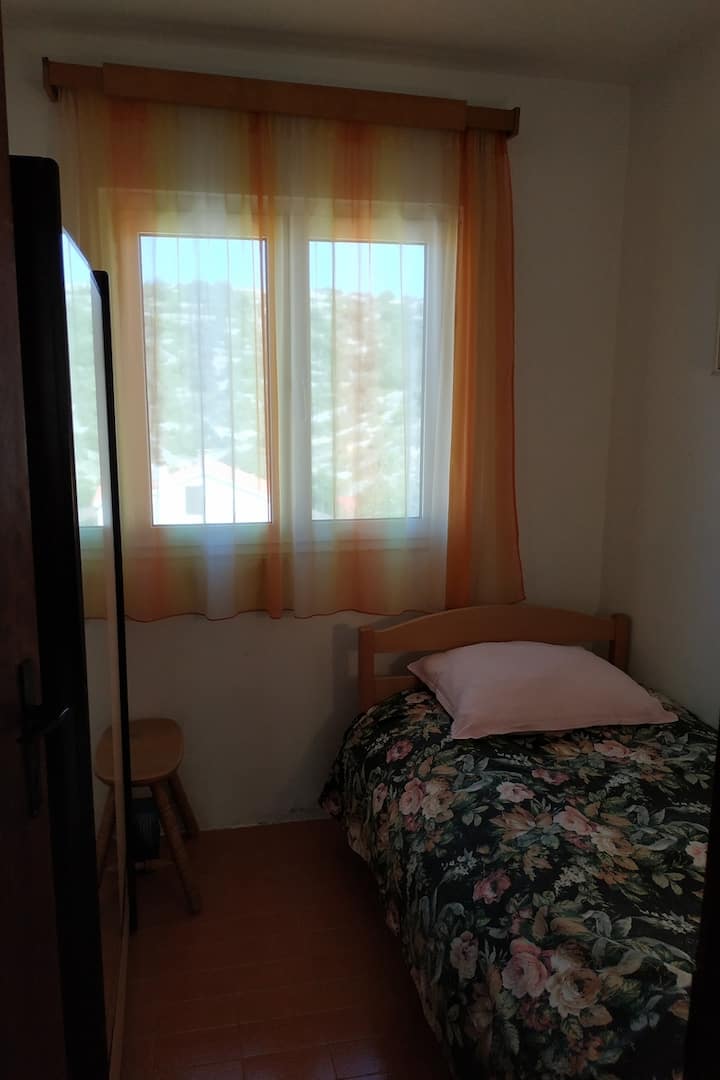 2号卧室，表面： 8平方米