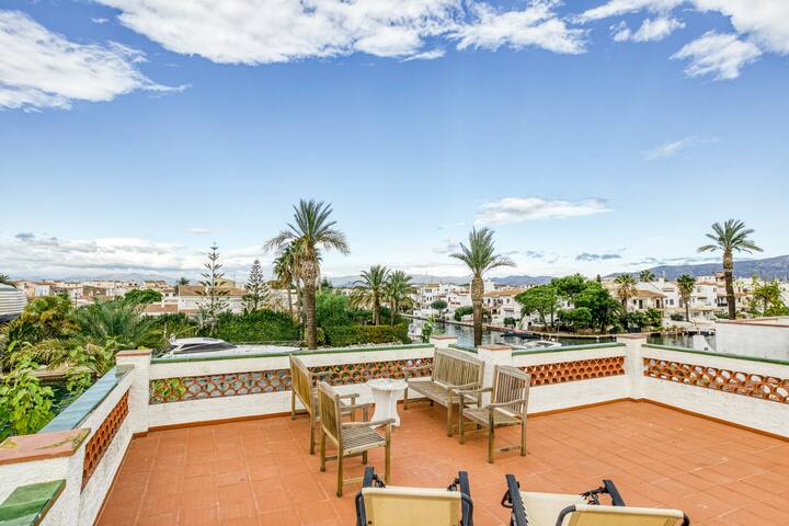 Vila Empuriabrava en centro gallery image 2