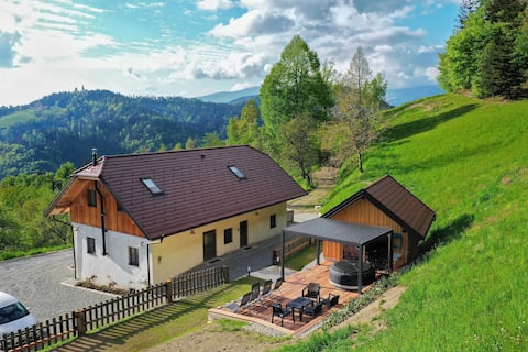 Villa Richterberg with Sauna & HotTub & 3 Bedrooms