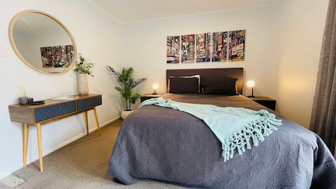 Waterfront Property, Heated Pool, Spa Pool, Kayaks