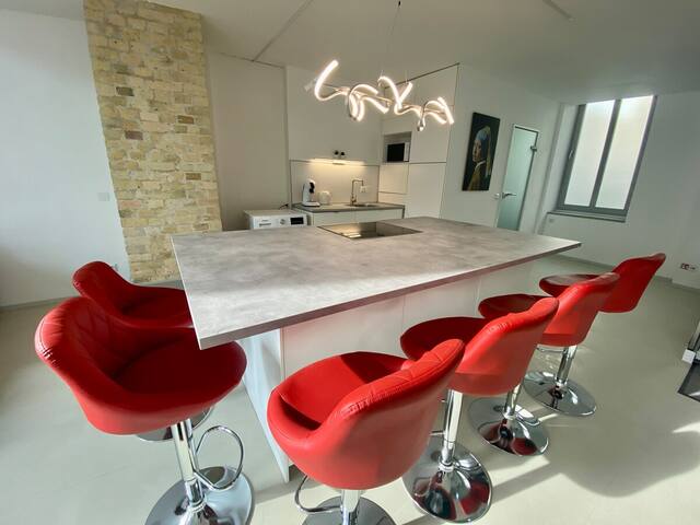 Loft with Pool Table, Kitchen Island & Gallery gallery image 2