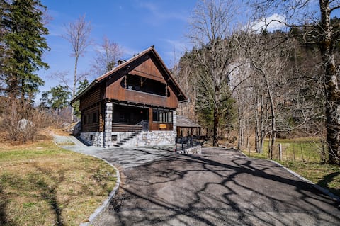 Holiday Home with mountain view Zgornje Jezersko