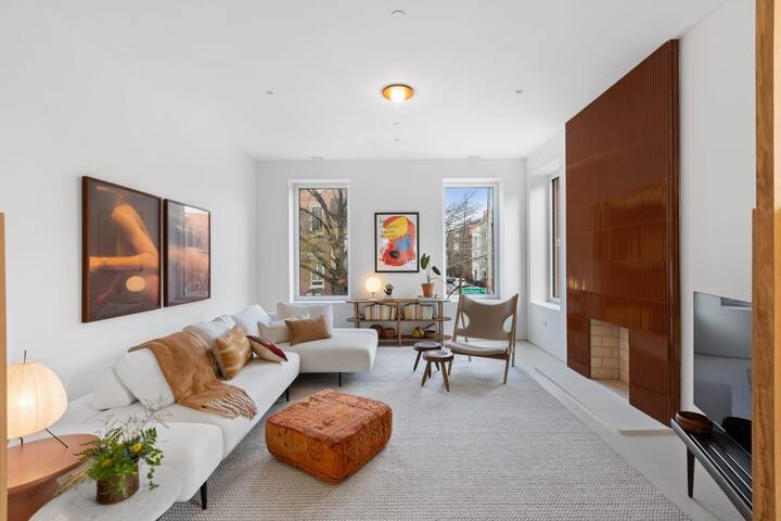 Noorman by RoveTravel | 4BR Greenpoint Duplex gallery image 2