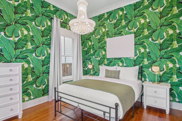 Deluxe Modern Home | Heated Pool & Game Room gallery image 5