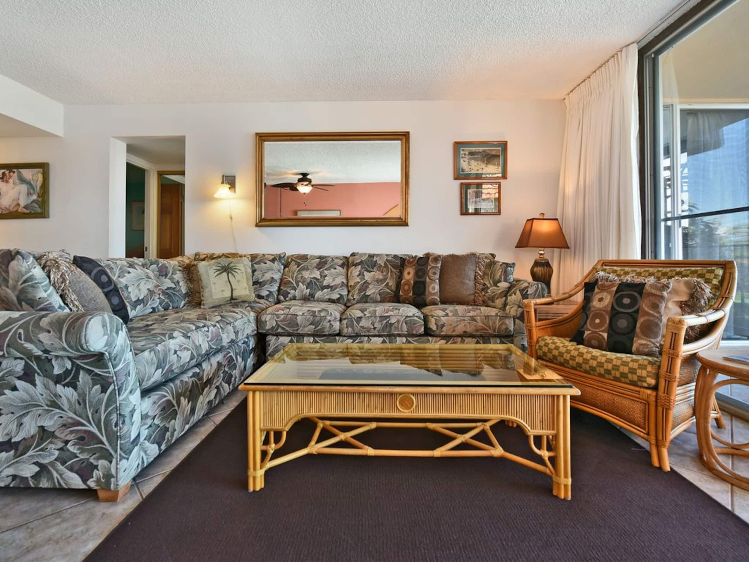 Condo in Lahaina · ★5.0 · 2 bedrooms · 4 beds · 2 baths - Image 3