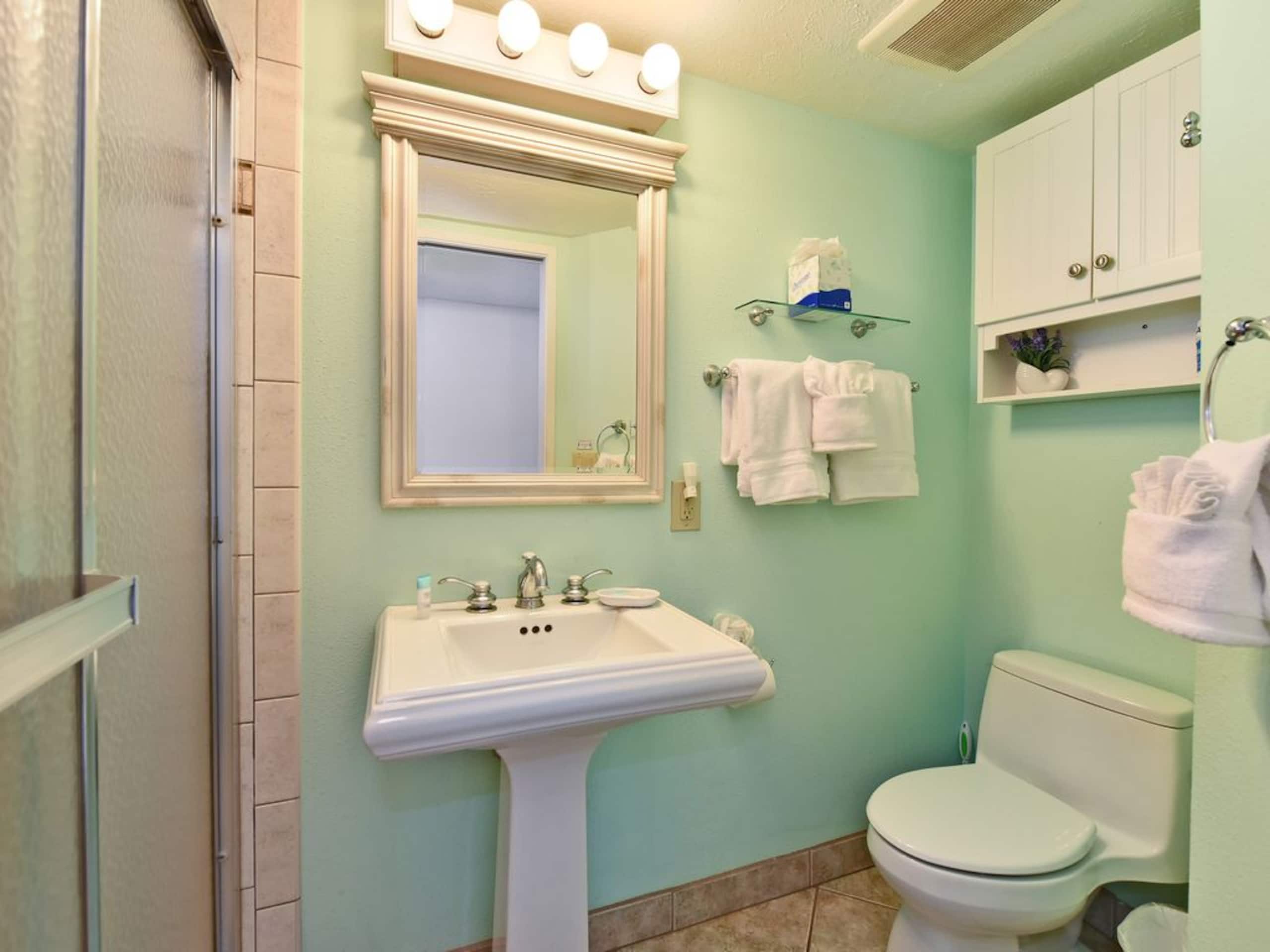 Condo in Lahaina · ★5.0 · 2 bedrooms · 4 beds · 2 baths - Image 12