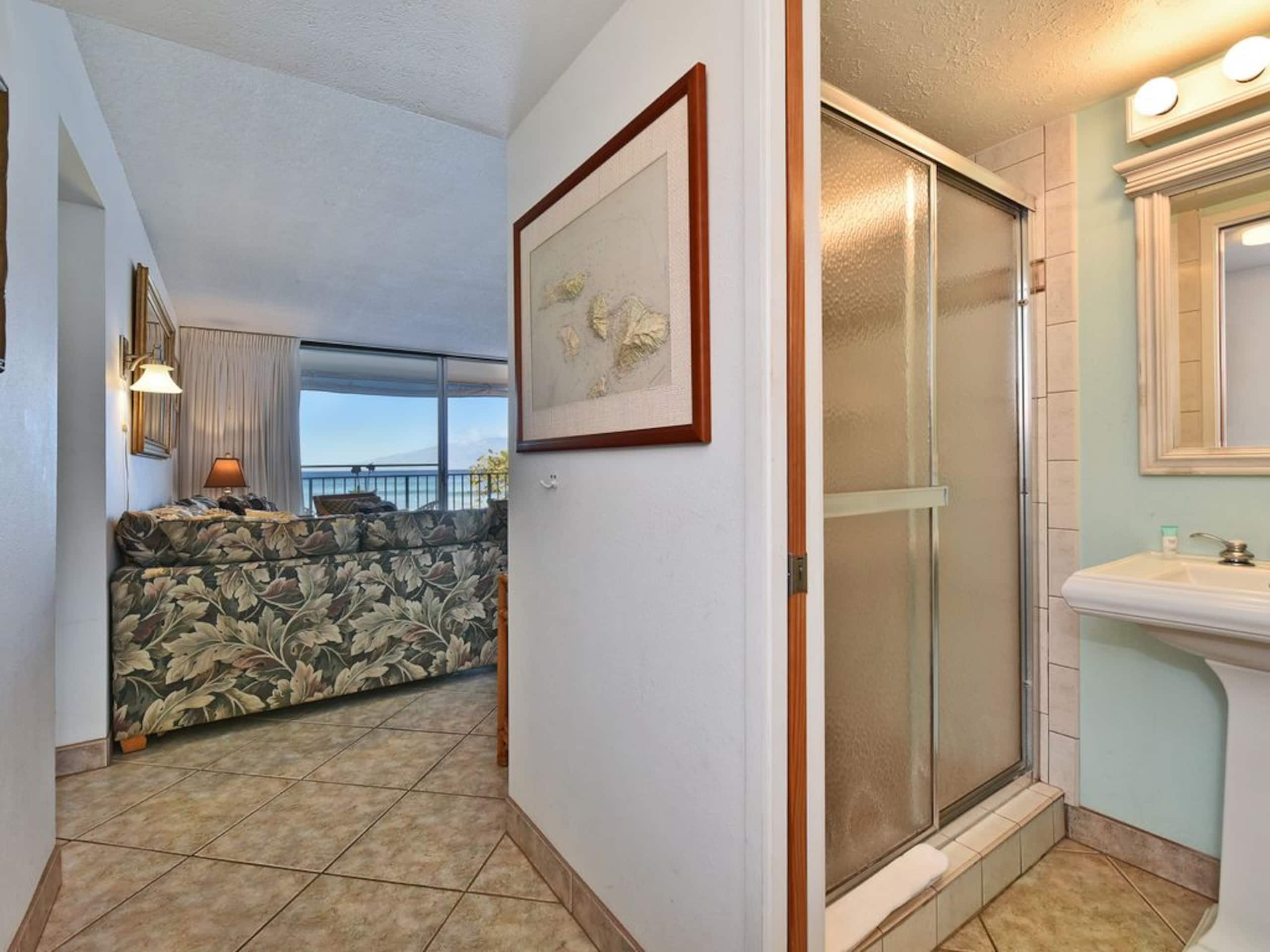 Condo in Lahaina · ★5.0 · 2 bedrooms · 4 beds · 2 baths - Image 13