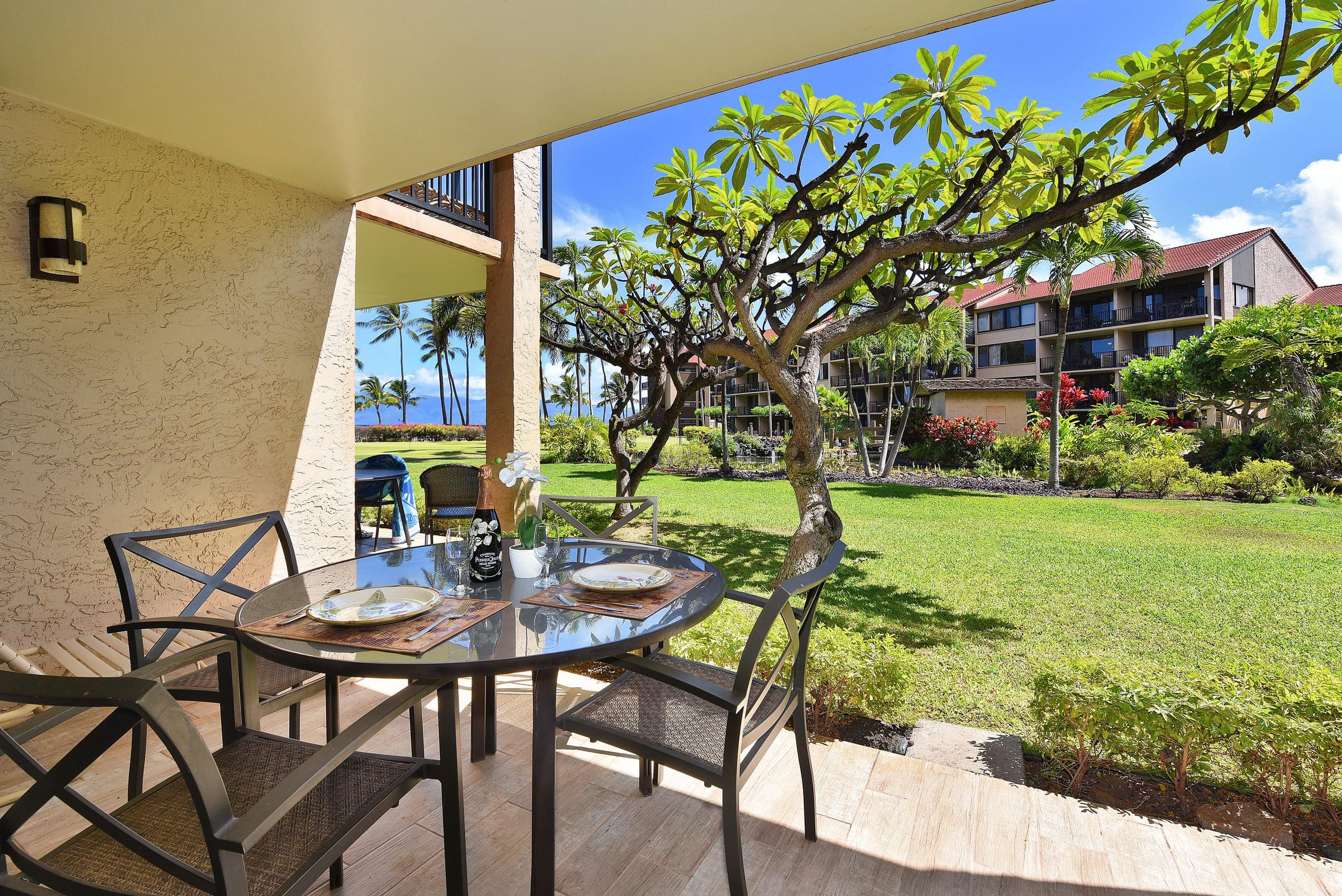 Condo in Lahaina · ★5.0 · 2 bedrooms · 4 beds · 2 baths - Image 31